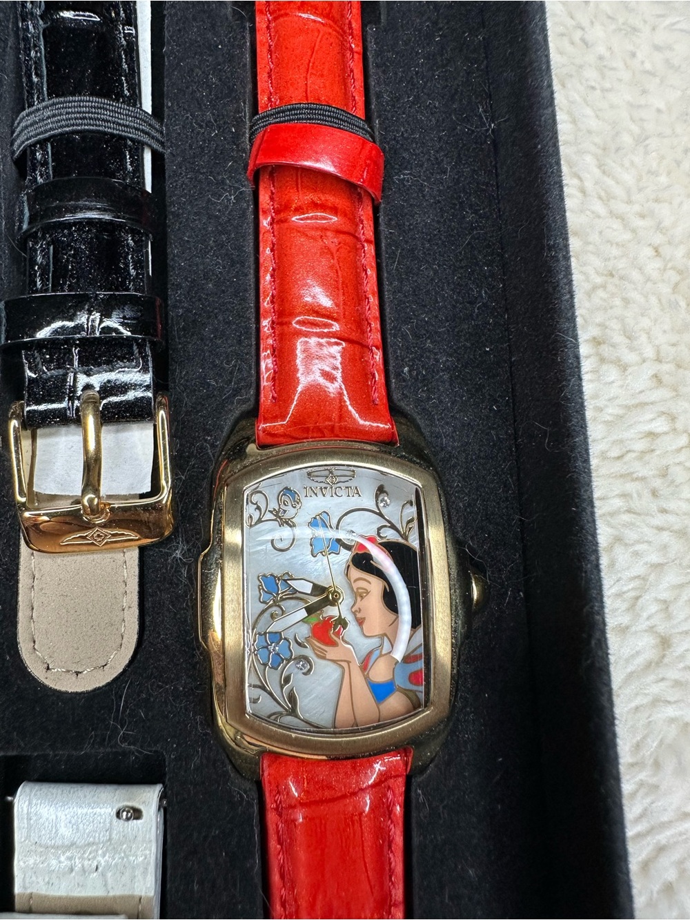 Invicta Disney Snow White Interchangeable Strap Watch - Picture 2 of 9